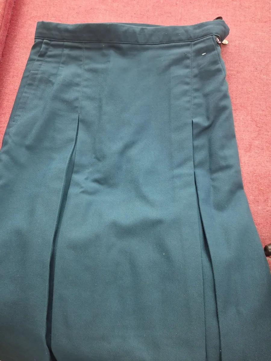 Dominican college uniform - Image 3