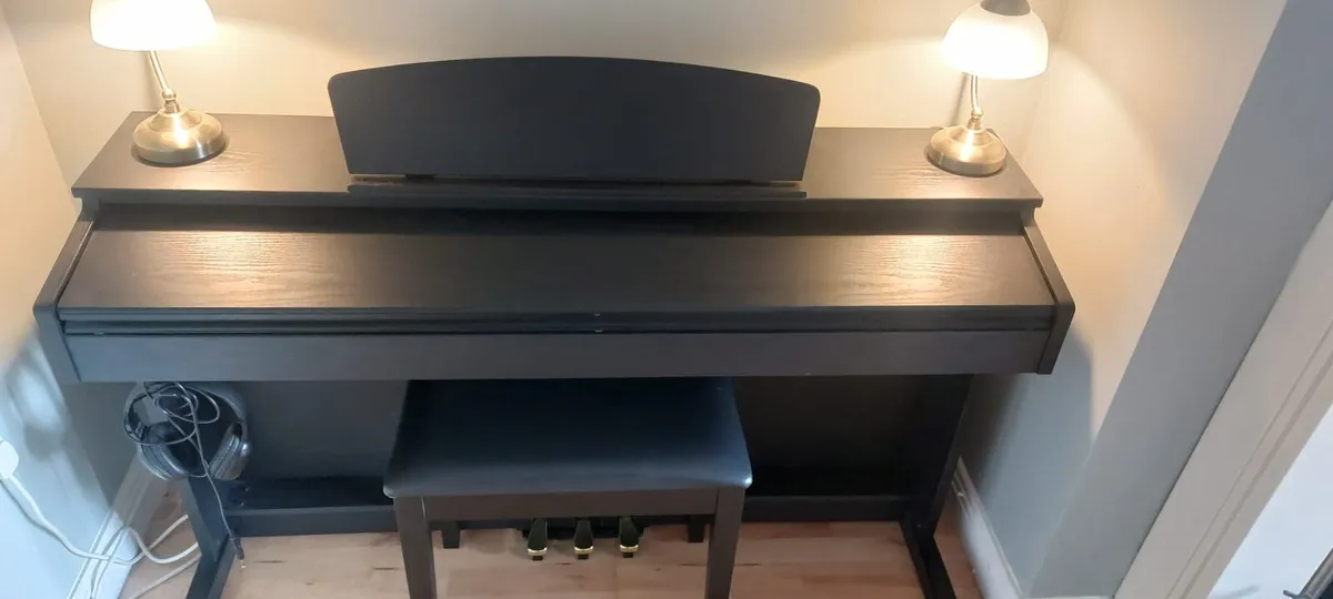 Digital piano - Image 1