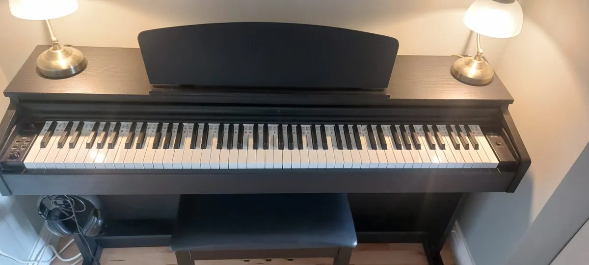 Digital piano - Image 2