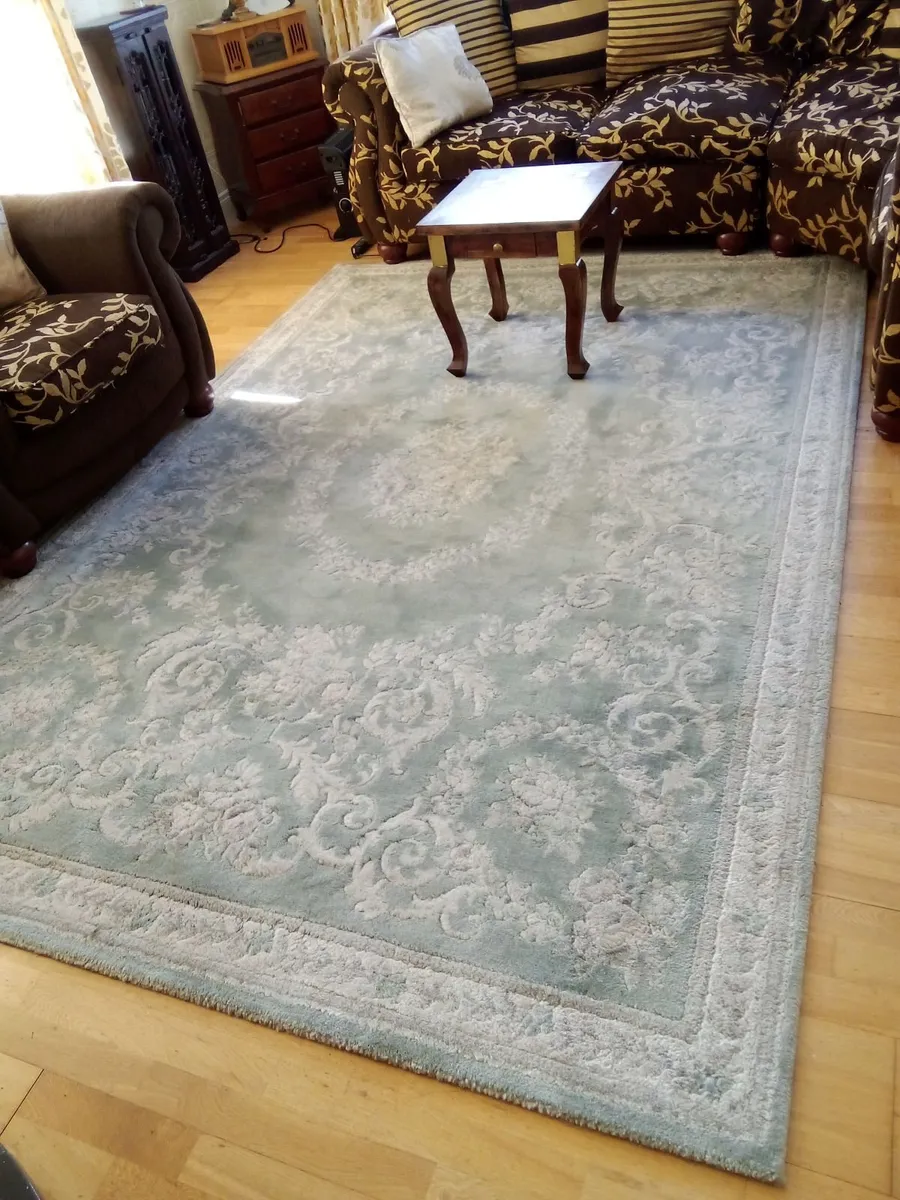 Huge rug. 200 x285 cm - Image 1