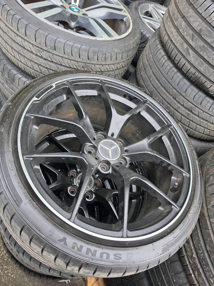 28 sets of alloy wheels - Image 4