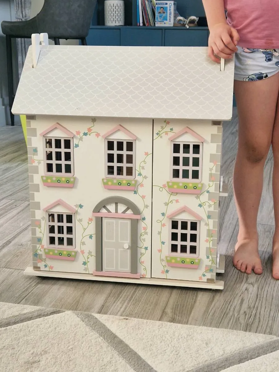 Dolls jouse - Image 1