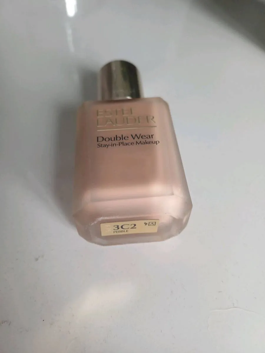 Estee Lauder - Image 2