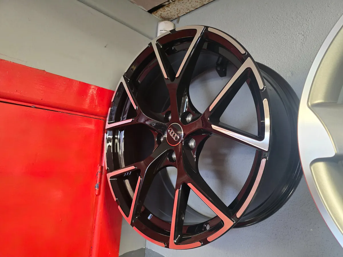 **Special** 19" Audi RS3 New Style