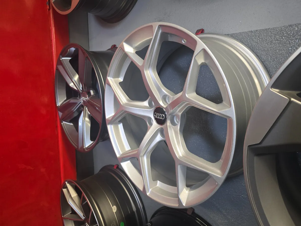 **Special** 18" Audi RS6 C8 Style