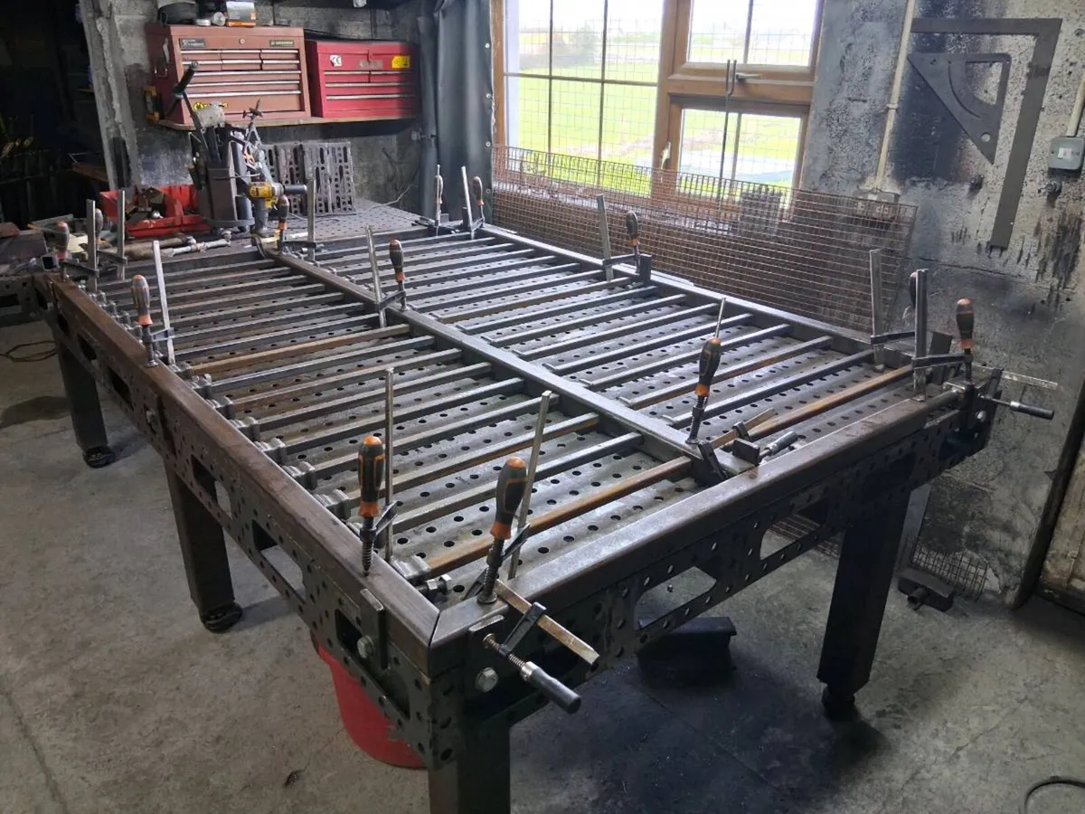 Fabrication table - Image 2