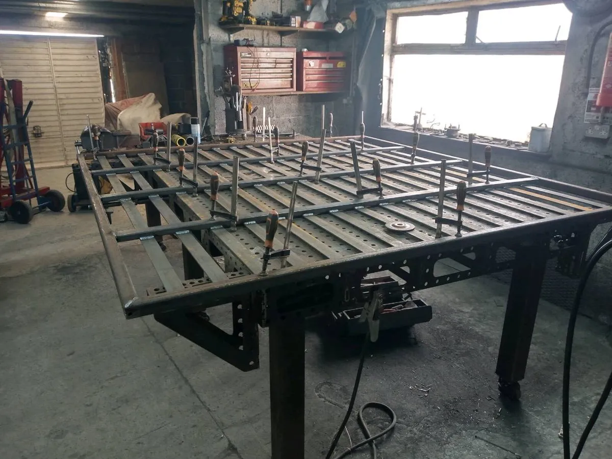 Fabrication table - Image 3