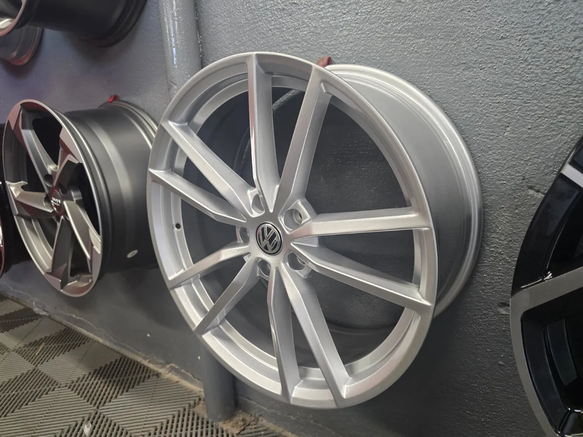 **Special** 19" Volkswagen Pretoria Style