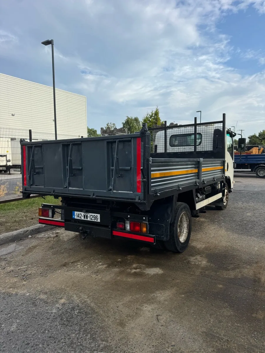 Isuzu 7.5 ton tipper - Image 4