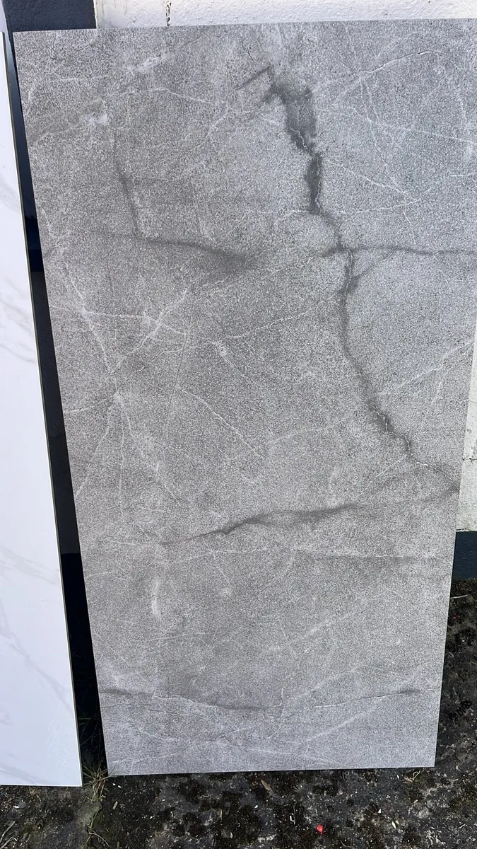 Floor and wall tiles - Image 3