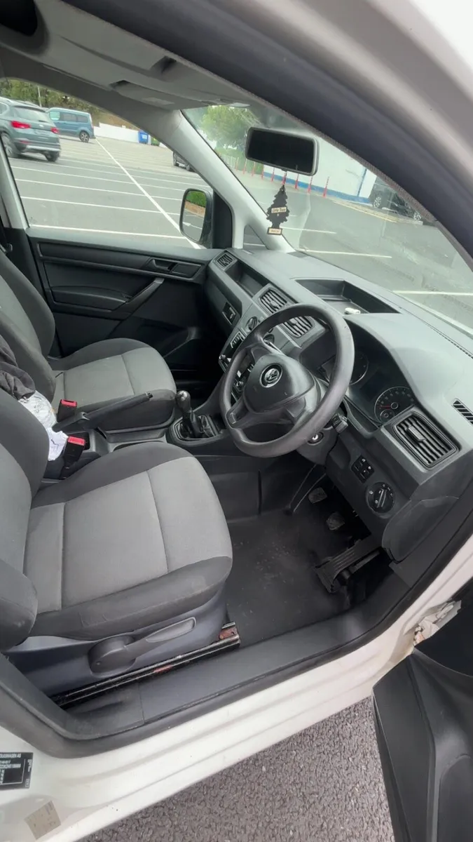Volkswagen caddy - Image 3