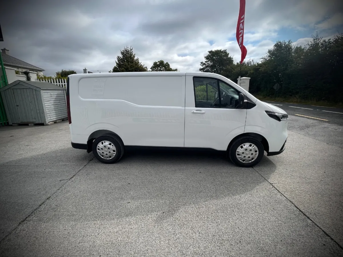 Maxus DELIVER 7 2.0 LITRE DIESEL SHORT WHEEL BASE - Image 2