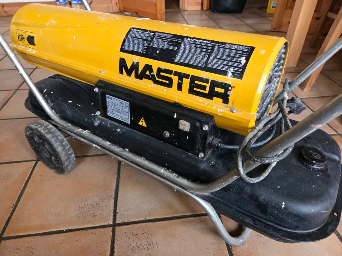 Master B150 CED Kerosene /Diesel Heater – 44kW - Image 1