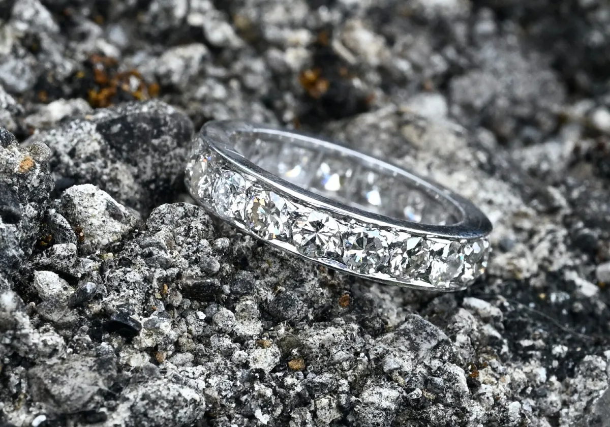 Vintage 1960/70s Diamond Eternity Ring - 18ct - Image 2