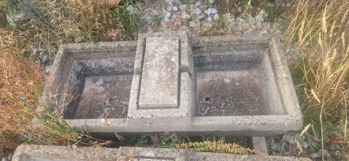 Concrete water trough - Image 3