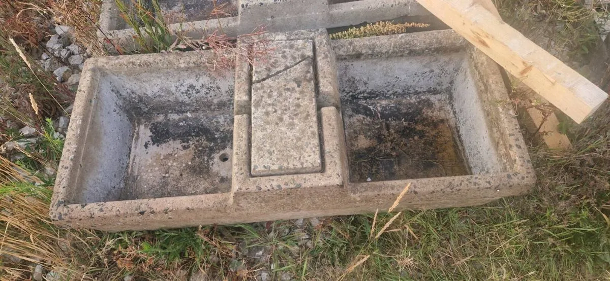 Concrete water trough - Image 4