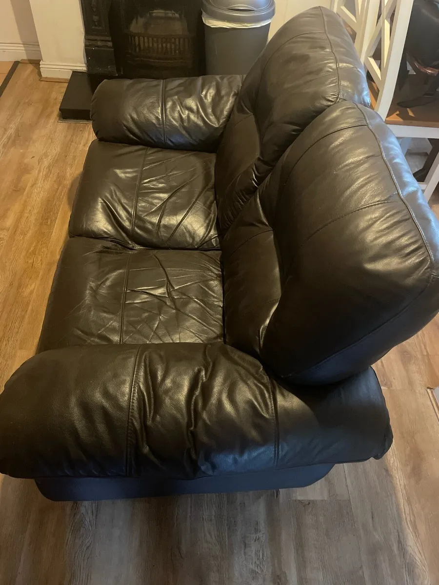 2 Seater Leather Couch - Image 2