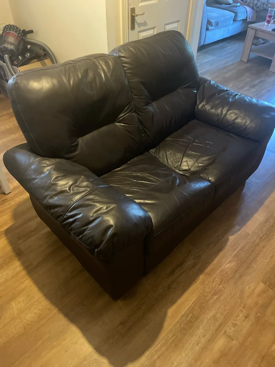 2 Seater Leather Couch - Image 1