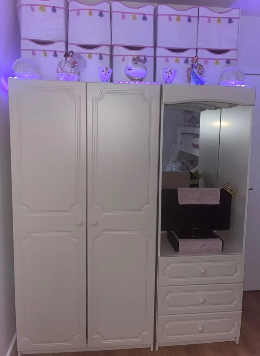 Wardrobe Set