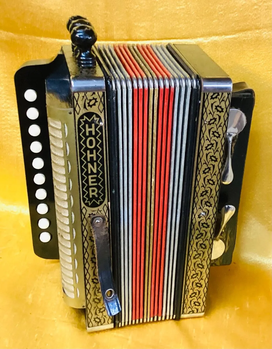 HOHNER HA113G KEY G 3 STOP CAJUN MELODEON USED - Image 3