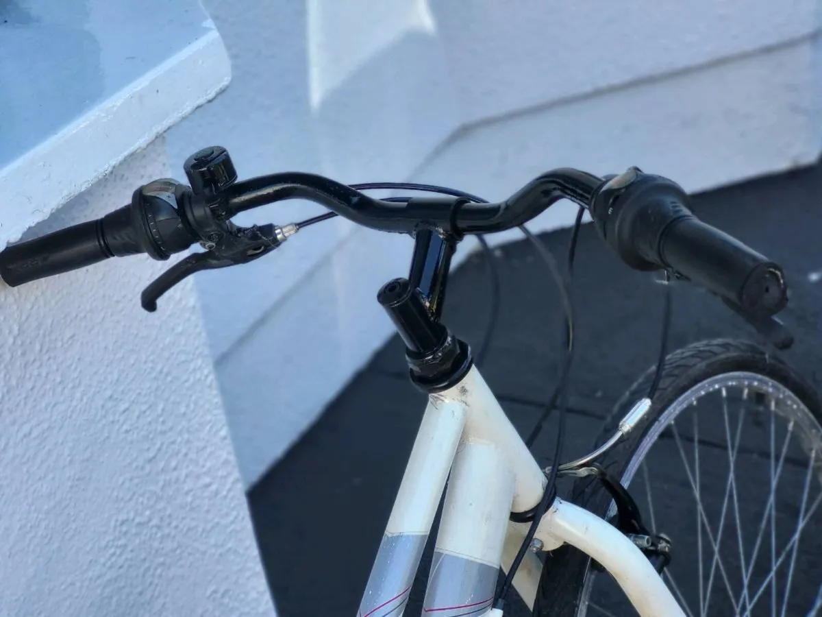 FEMALE BIKE..PART EXCHANGE TO CLEAR SOLD AS SEEN - Image 4