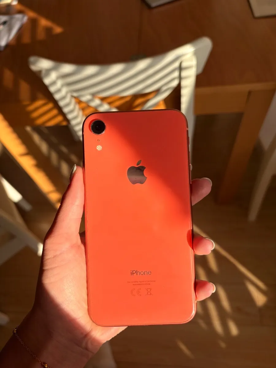 iPhone XR 64GB Coral – Unlocked, Good Condi - Image 1
