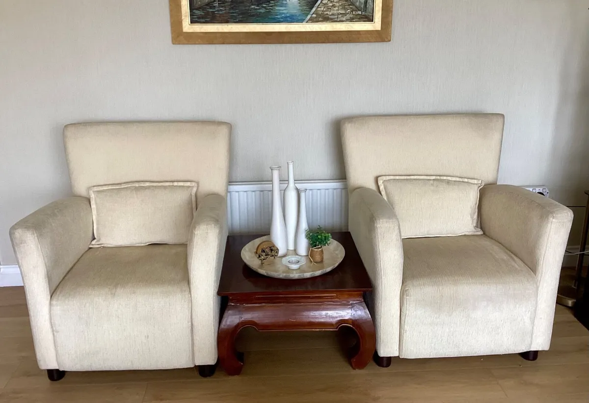 CREAM SUITE FURNITURE WITH SPARE COVER SET - Image 2