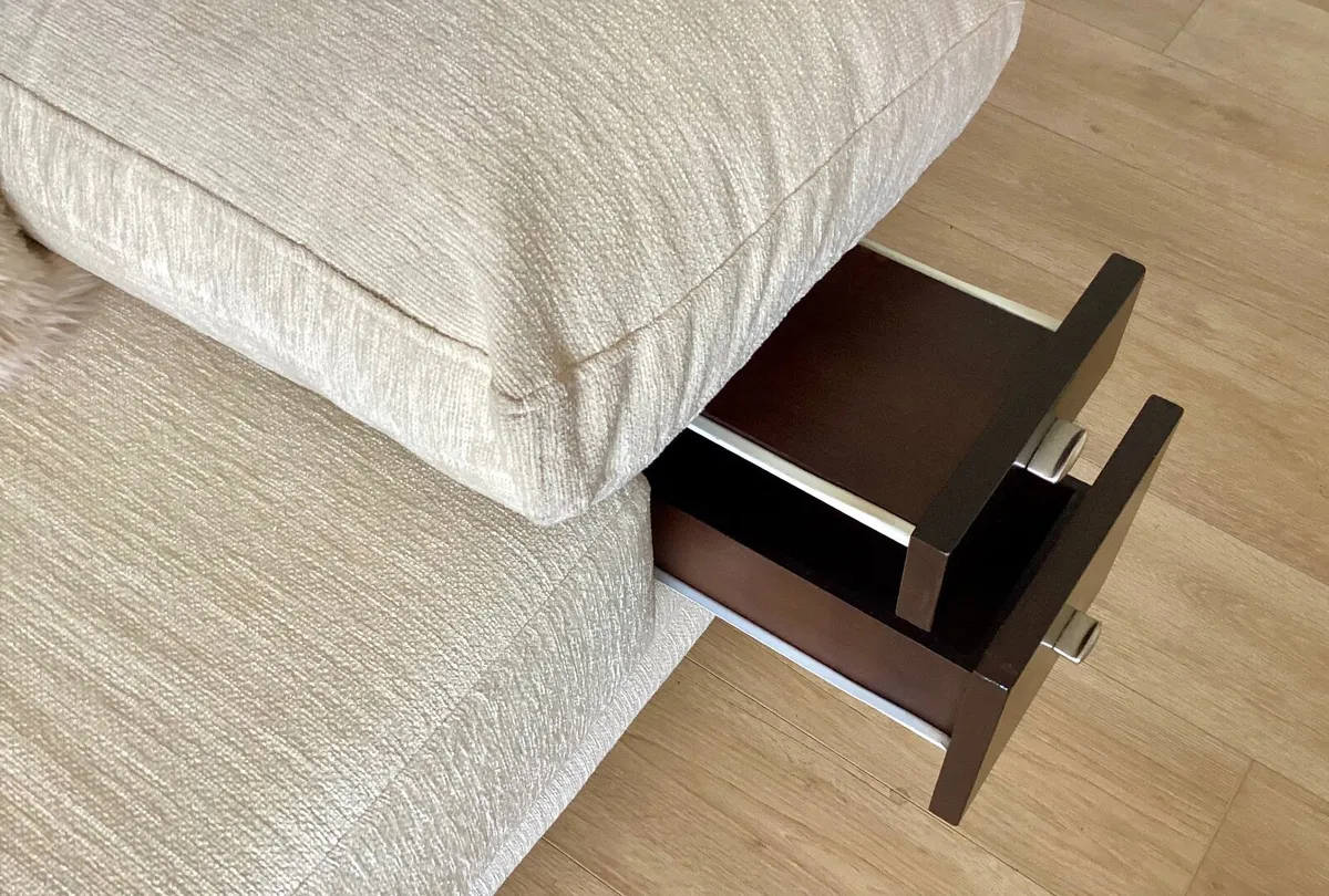 CREAM SUITE FURNITURE WITH SPARE COVER SET - Image 4
