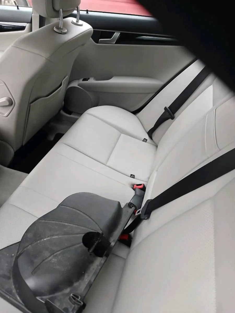 Mercedes c class 145,000klm - Image 3