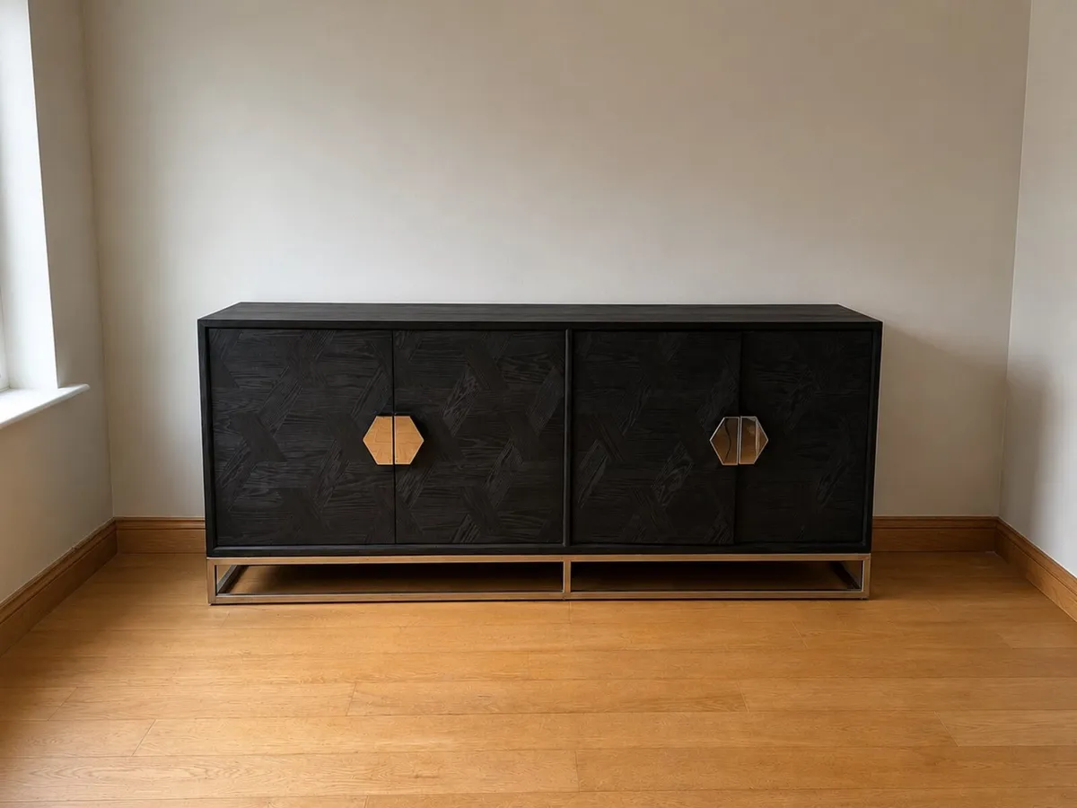Cabinet - Image 1