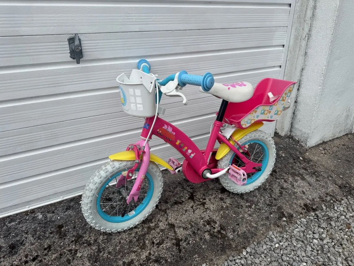 12 inch Peppa Pig bike with basket - Image 4