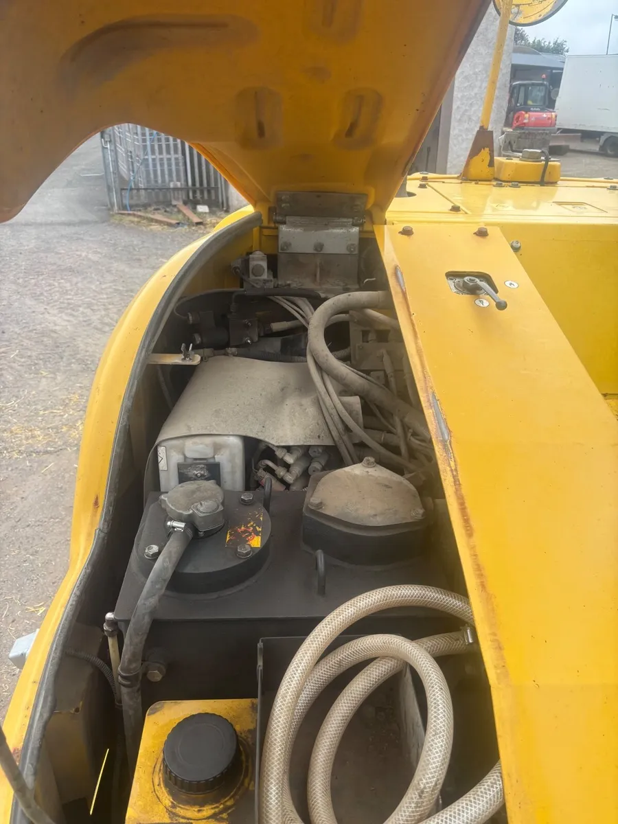 Komatsu pw118mr-8 - Image 4