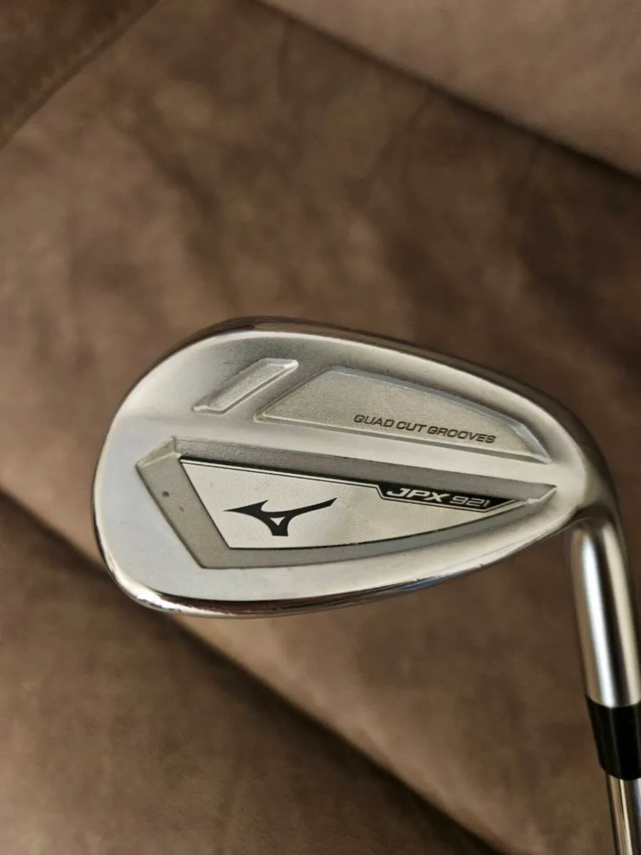 Mizuno JPX Sand Wedge - Image 1