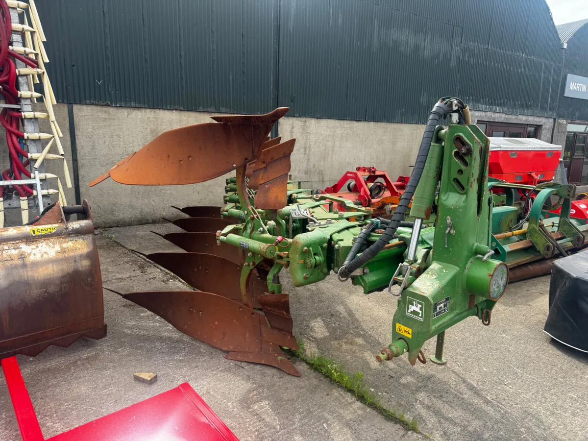 Amazone Cayros 5F Plough - Image 3