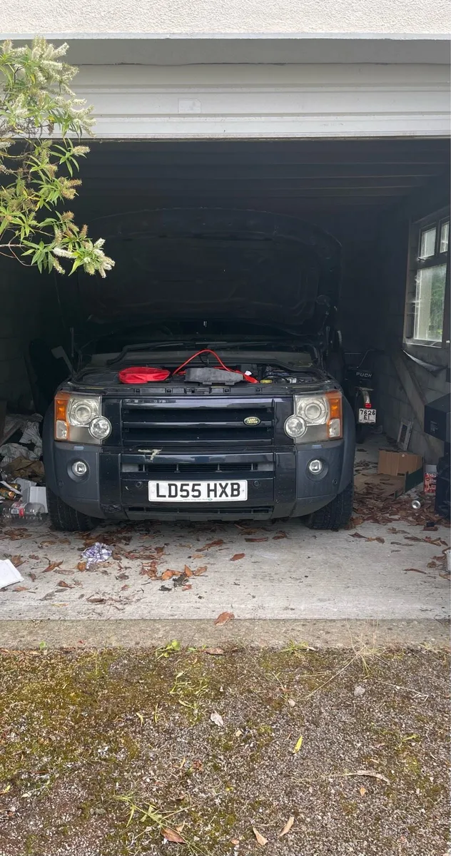 Land Rover Discovery 3 - Image 1