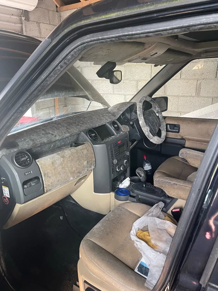 Land Rover Discovery 3 - Image 2