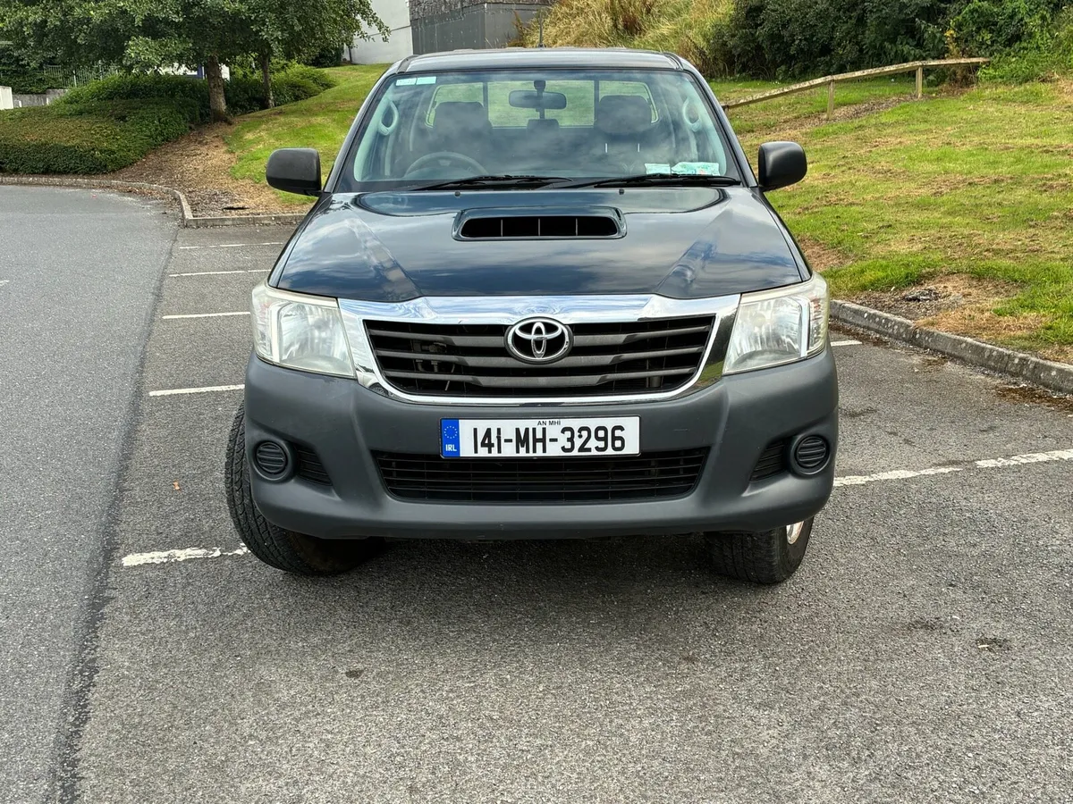 Toyota Hilux - Image 1