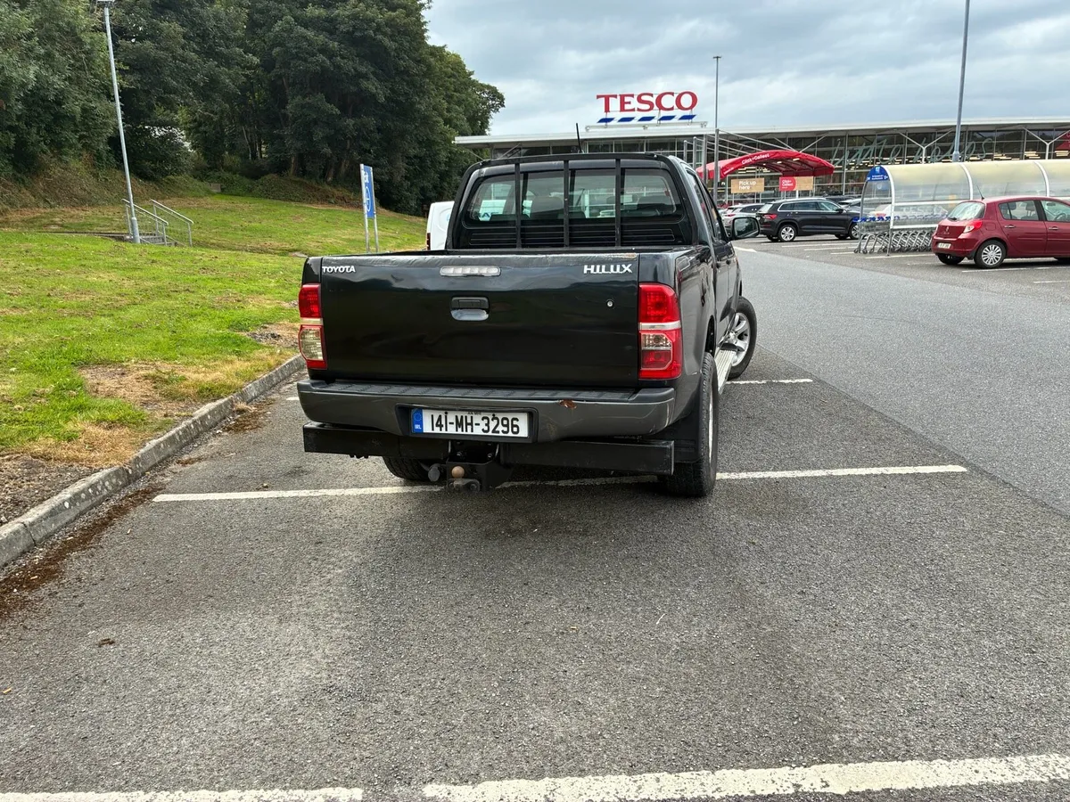 Toyota Hilux - Image 4
