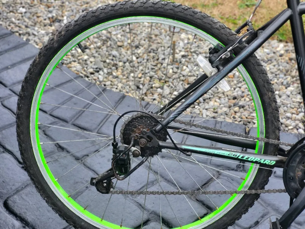 CHEAP LADS BIKE TRADE IN TO CLEAR  AS IS SEEN - Image 3