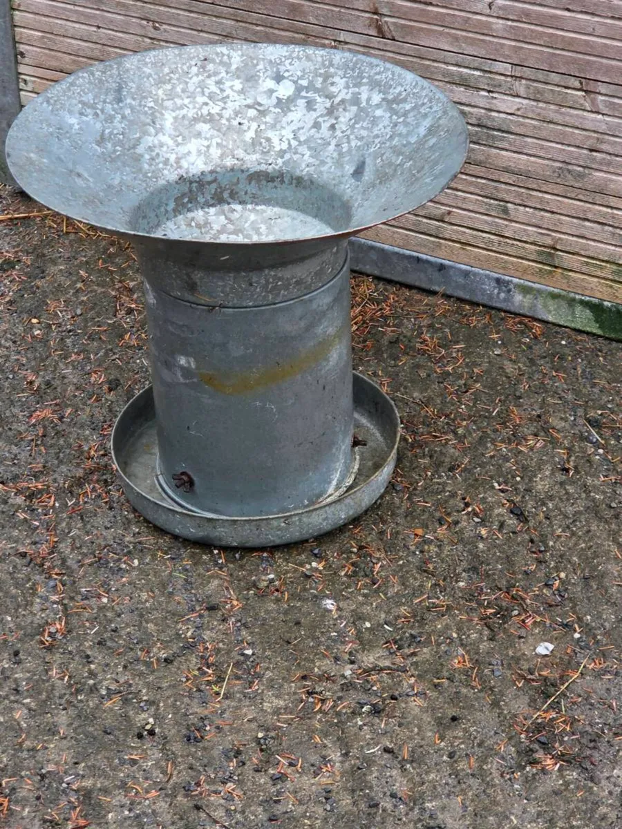 *****Hen feeders***** - Image 2