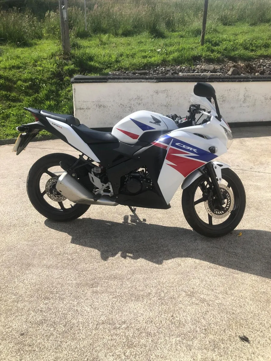 Honda cbr125r - Image 1