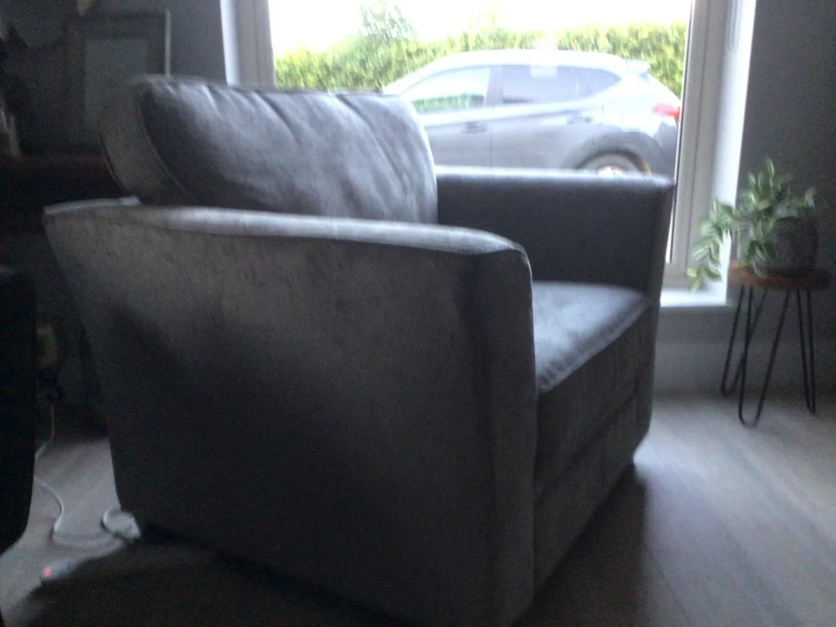 Armchair - Image 2