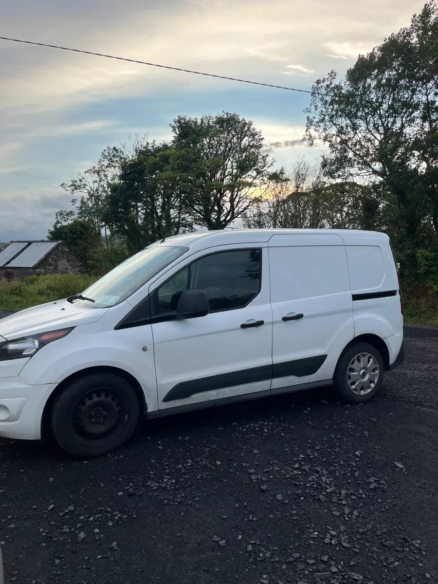 Ford Transit Connect SWB 1.5L - Image 3