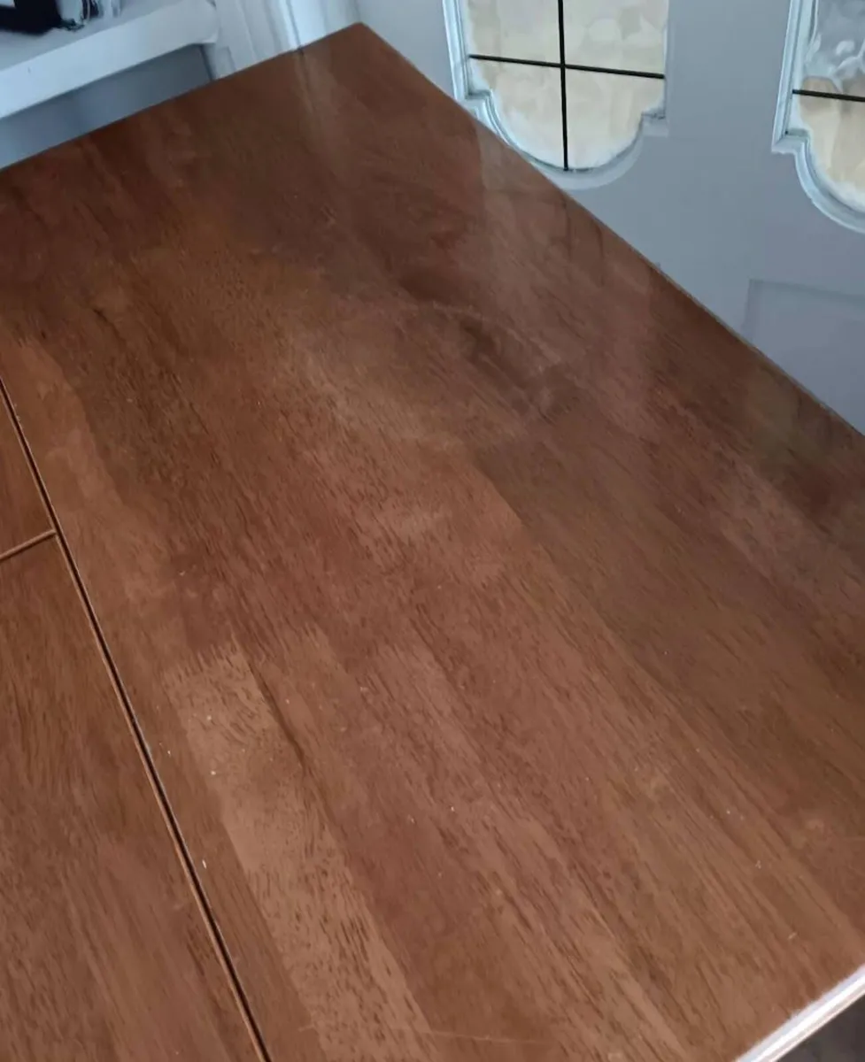 Glossy Finish extendable Kitchen Table - Image 3