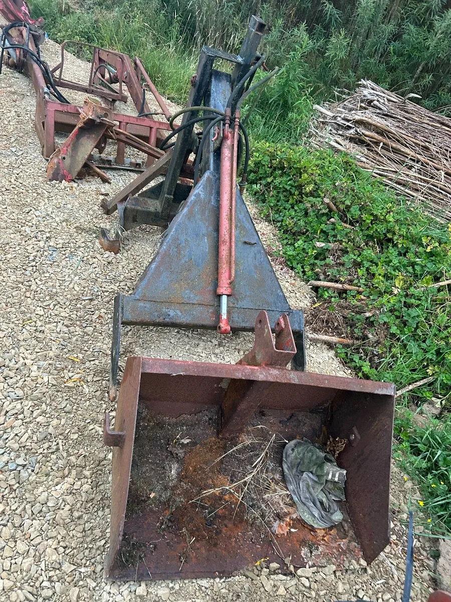 Loaders, Grabs, Agitators - Image 3