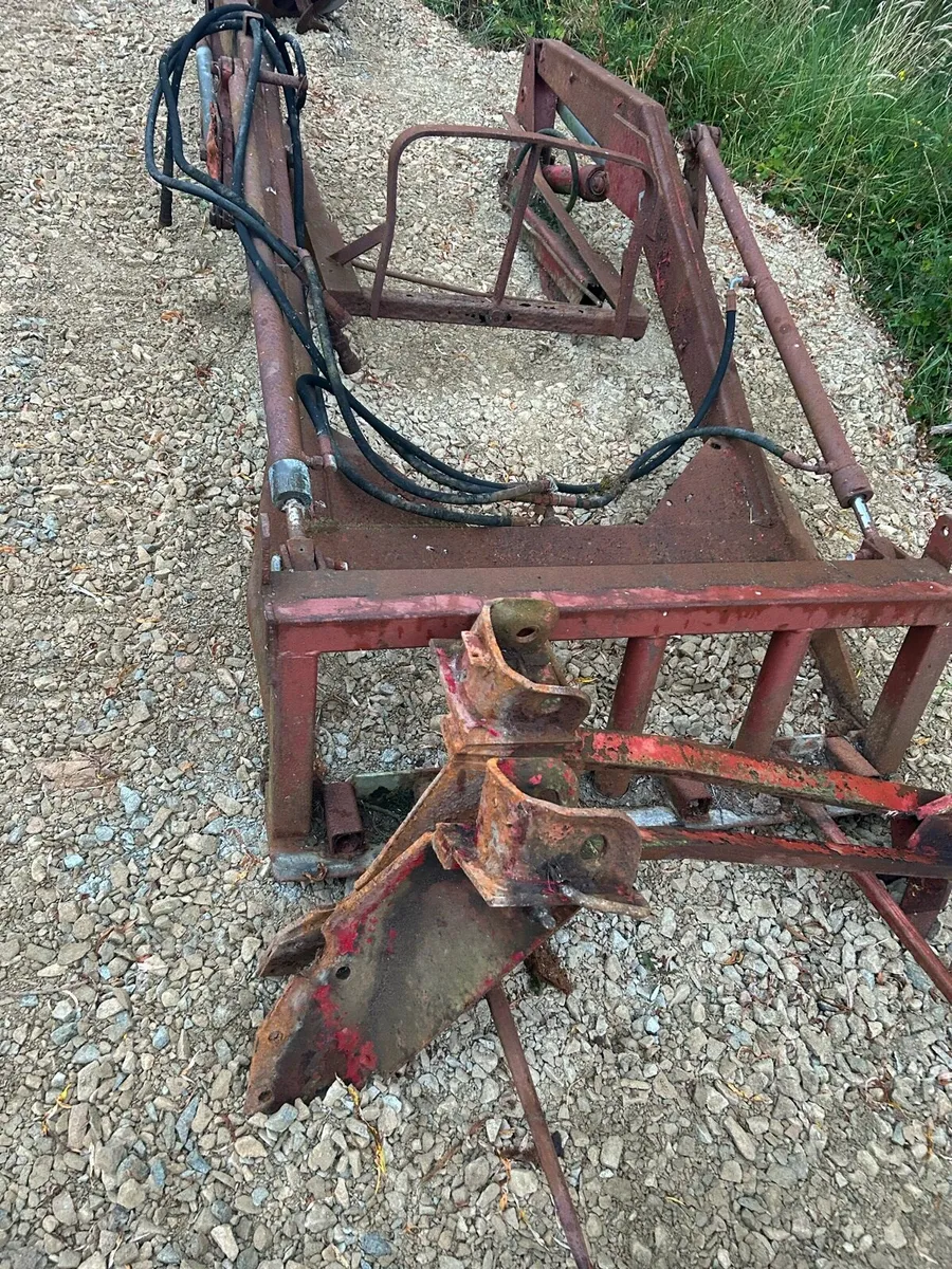 Loaders, Grabs, Agitators - Image 2
