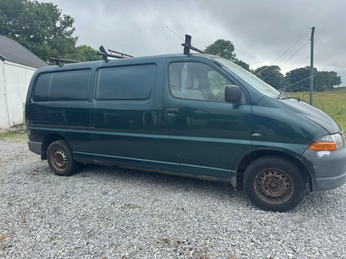 Toyota Hiace - Image 3