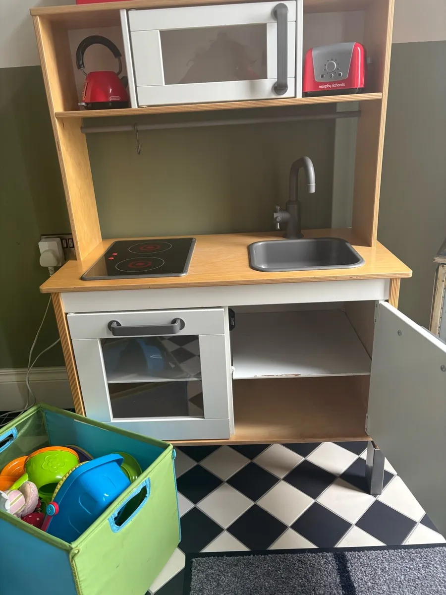 Kids Play Kitchen with accessories - Image 2