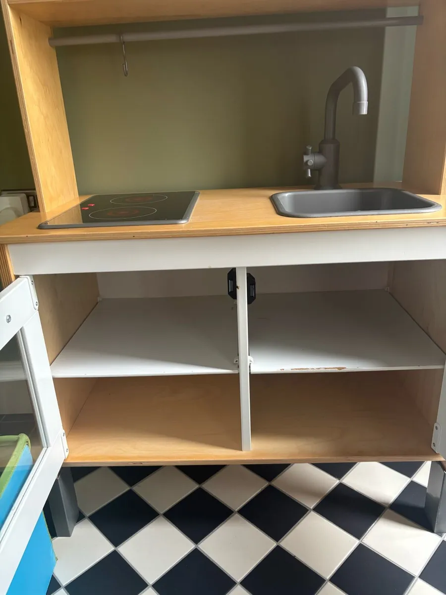 Kids Play Kitchen with accessories - Image 3