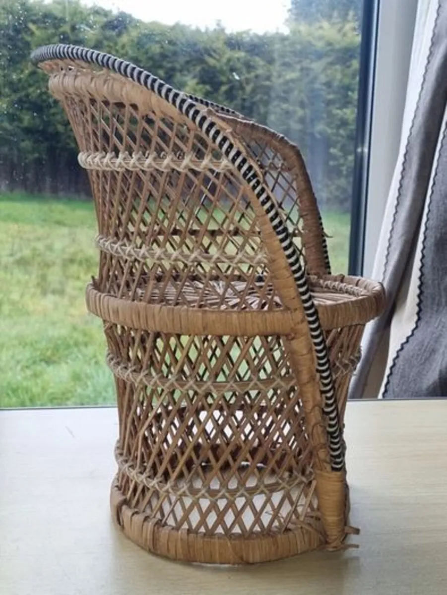 Vintage miniature wicker armchair in the "peacock" - Image 3